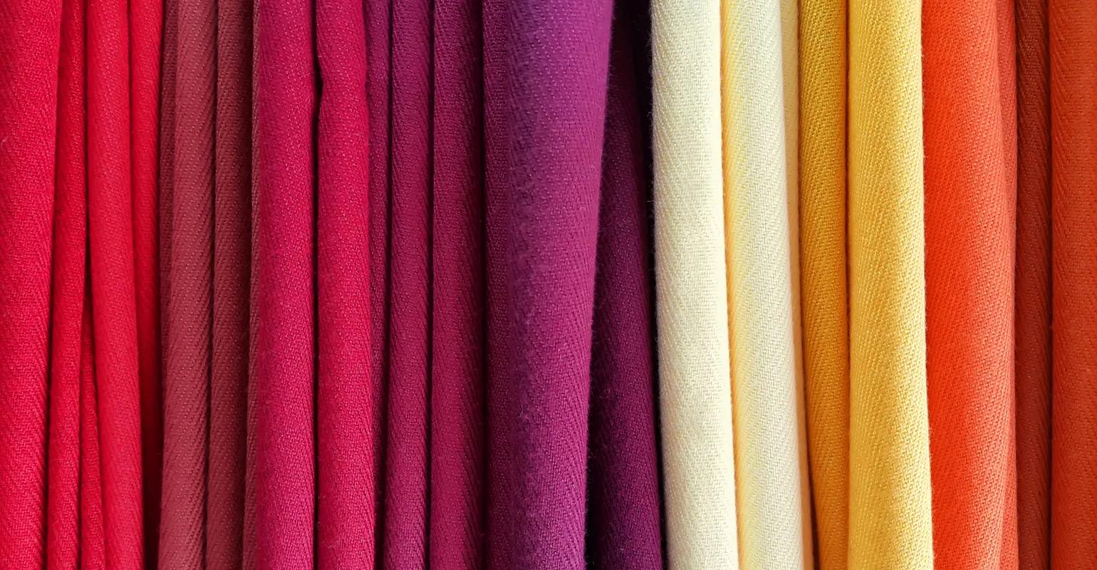 Türkiye toptan giyim üretiminde kullanılan pamuk, polyester, viskon ve keten kumaşlar