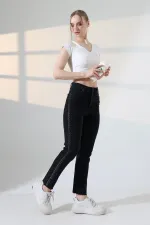Şerit Taşlı Mom Fit Kot Pantolon  7110-23-(28-33)