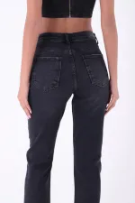 Yıldızlı Mom Fit Dikişsiz Paça Kot Pantolon 1753-03-(28-33) Yıldızlı Mom Fit Dikişsiz Paça Kot Pantolon 1753-03-(28-33)