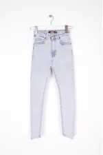 Asimetrik Paçalı Kot Pantolon 935-08-(26-28) Asimetrik Paçalı Kot Pantolon 935-08-(26-28)