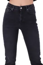 Yırtmaç Detaylı Düz Jean 1844-03-(28-33) Yırtmaç Detaylı Düz Jean 1844-03-(28-33)