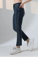 Şerit Taşlı Mom Fit Kot Pantolon 7110-28-(27-32) Şerit Taşlı Mom Fit Kot Pantolon 7110-28-(27-32)