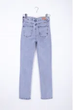 Yırtmaç Detaylı Düz Jean 1844-08-(26-31) Yırtmaç Detaylı Düz Jean 1844-08-(26-31)