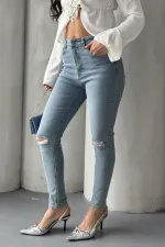 Dizi Yırtık Kot Pantolon 821-15-(26-31) Dizi Yırtık Kot Pantolon 821-15-(26-31)