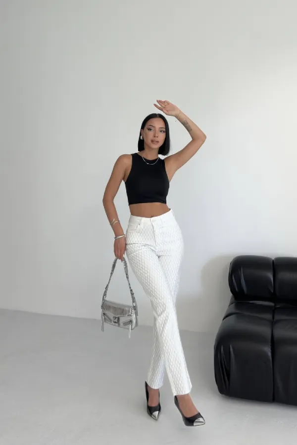 Mom Fit Jean With Rhinestone Detail 7092-50-(28-33) White