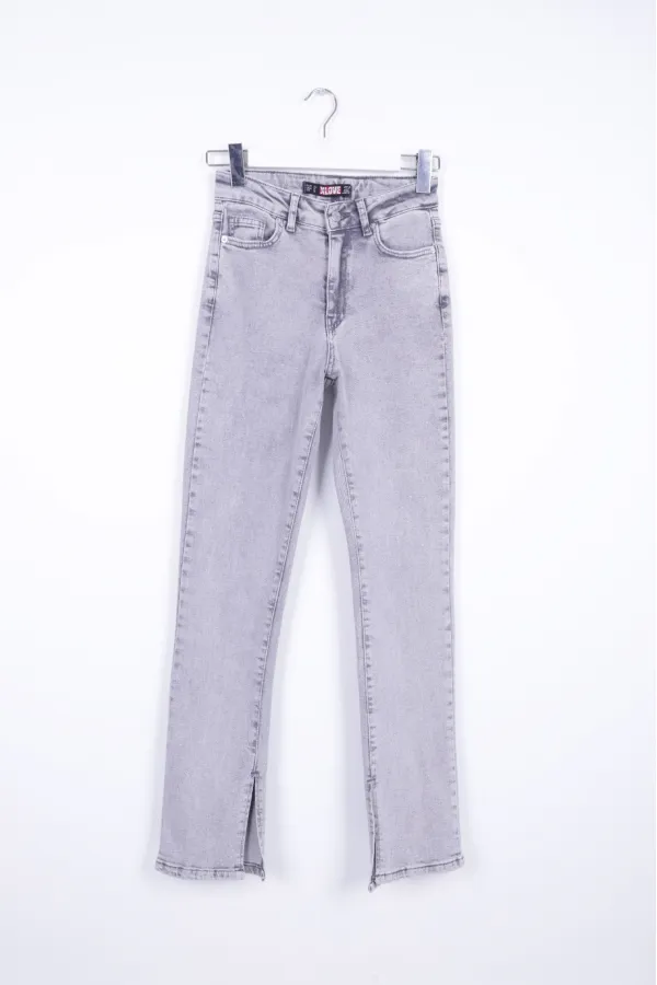 Yırtmaç Detaylı Düz Jean 1844-32-(26-31) Yırtmaç Detaylı Düz Jean 1844-32-(26-31)