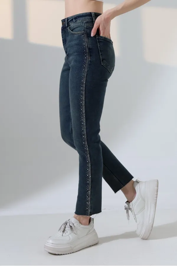 Şerit Taşlı Mom Fit Kot Pantolon 7110-28-(27-32) Şerit Taşlı Mom Fit Kot Pantolon 7110-28-(27-32)
