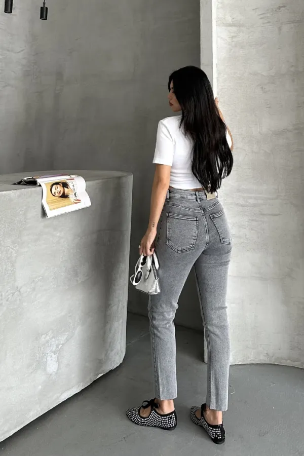 High Rise Mom Jean With Slit in Leg Front  1743-40-(26-31) Light Grey - Snow