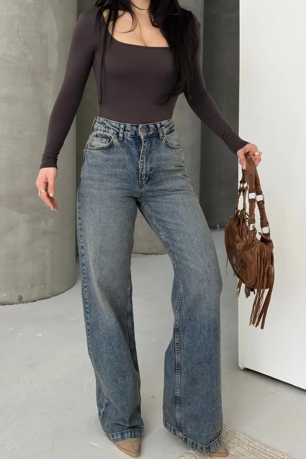 Wide Leg High Waisted Relaxed Jean  718-62-(27-32) Middle Blue - Tinted