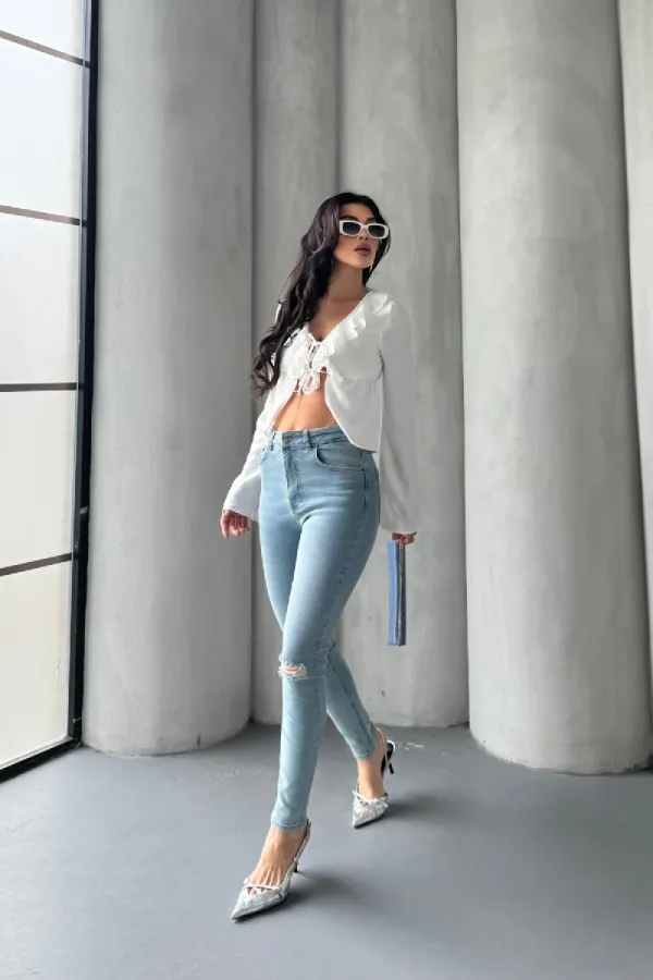 Dizi Yırtık Kot Pantolon 821-15-(28-33) Dizi Yırtık Kot Pantolon 821-15-(28-33)