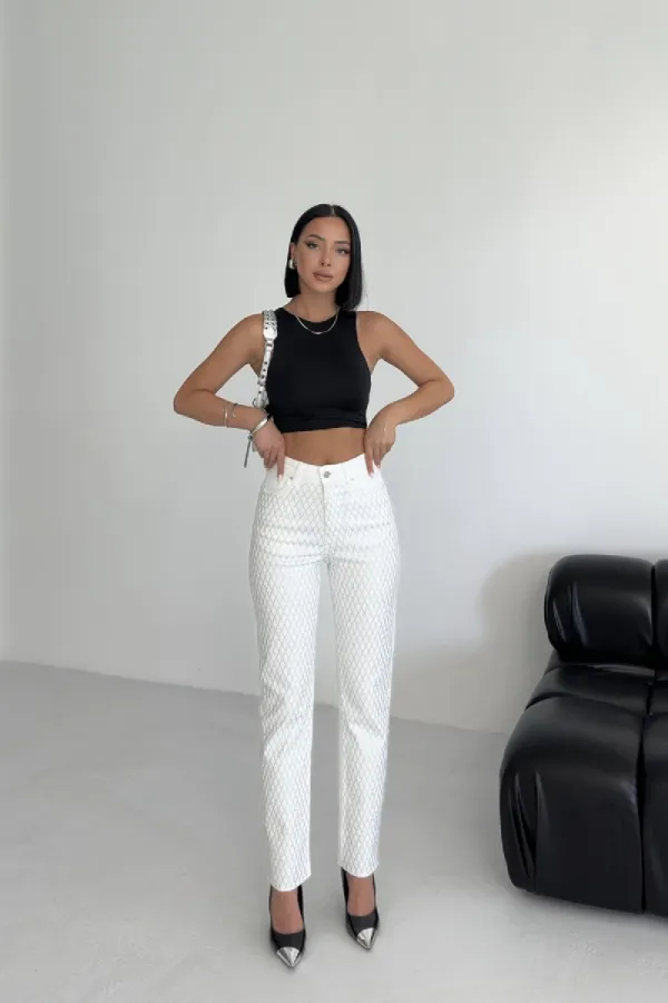 Mom Fit Jean With Rhinestone Detail 7092-50-(28-33) White