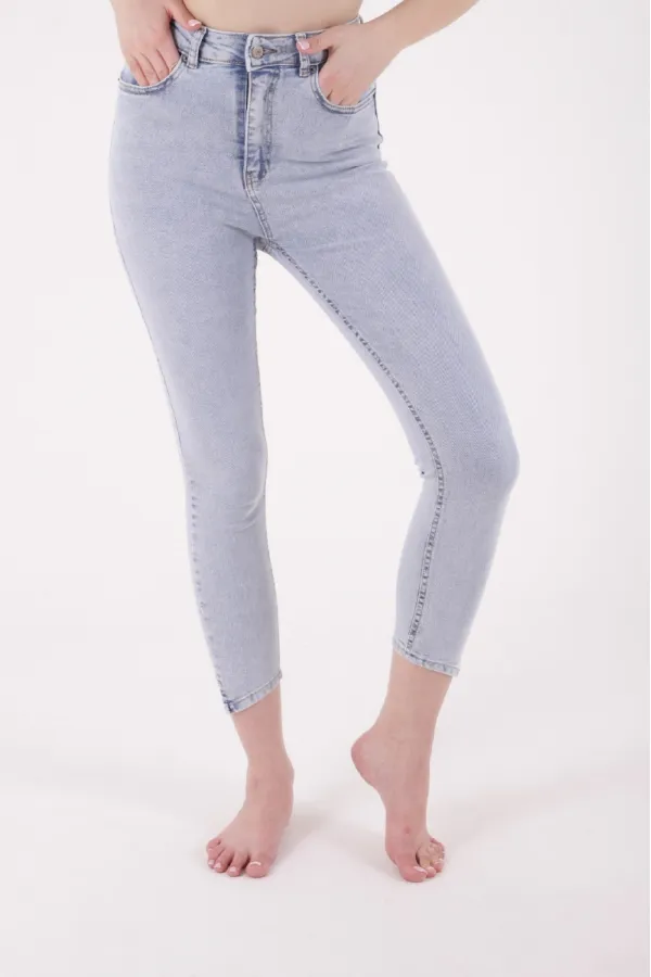 Asimetrik Paçalı Kot Pantolon 935-08-(26-28) Asimetrik Paçalı Kot Pantolon 935-08-(26-28)