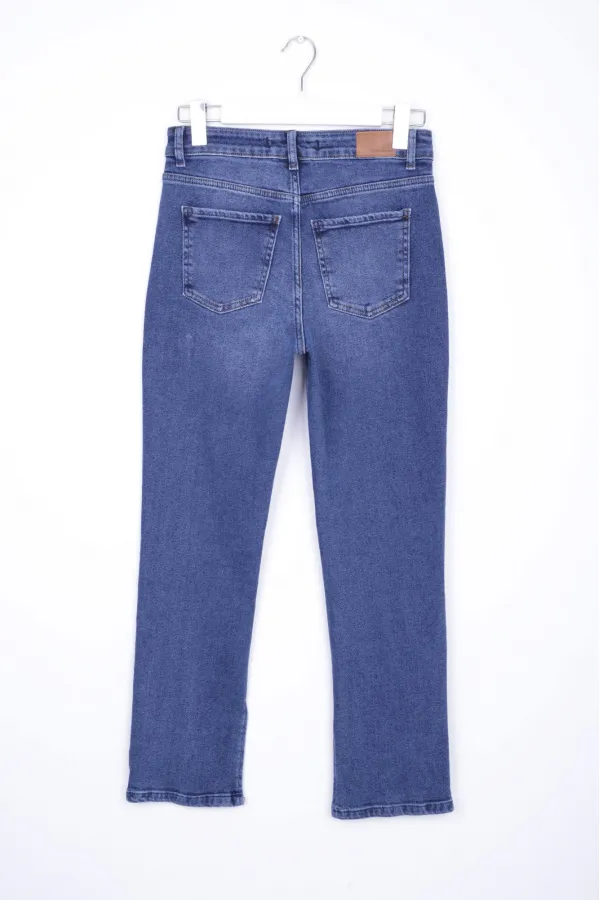 Yırtmaç Detaylı Düz Jean 1844-01-(26-31) Yırtmaç Detaylı Düz Jean 1844-01-(26-31)