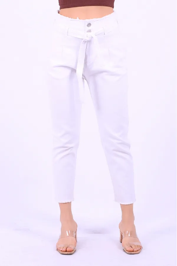 Beli Yüksek Bel Havuç Kemerli Kot Pantolon 736-50-(26-31) Beli Yüksek Bel Havuç Kemerli Kot Pantolon 736-50-(26-31)