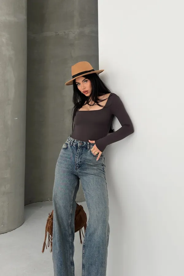 Wide Leg High Waisted Relaxed Jean  718-62-(27-32) Middle Blue - Tinted