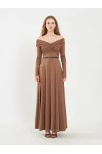 111690 Düşük Omuzlu Drapeli Elbise