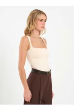 071857 Kare Yaka Askılı Bluz