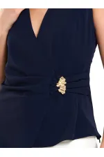 071892 Chemisier asymétrique à col en V et boucle