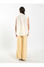 080804 Sleeveless Shirt with Flared Pattern