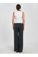 071894 Önü Fermuarlı Örme Kolsuz Body