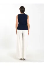 071892 Chemisier asymétrique à col en V et boucle