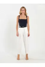 071857 Kare Yaka Askılı Bluz