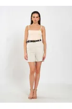 010860 Pileli Kemerli Şort