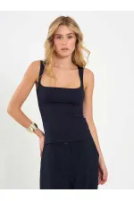 071857 Kare Yaka Askılı Bluz