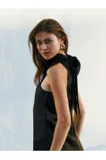 111631 Tokalı Yırtmaçlı Uzun Saten Elbise