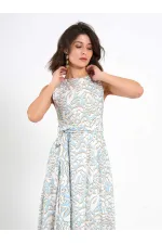 Robe 111537 avec boucle métallique au dos