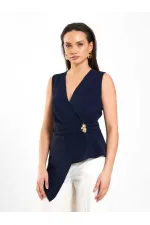 071892 Chemisier asymétrique à col en V et boucle