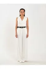 Pantalon à pli unique avec détail de ceinture 031624