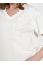 050737 T128 V Yaka Çiçek İşlemeli Örme T-Shirt