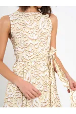 Robe 111537 avec boucle métallique au dos