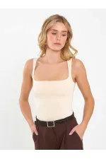 071857 Kare Yaka Askılı Bluz