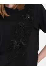 050741 T132 Crew Neck Beaded Print T-shirt