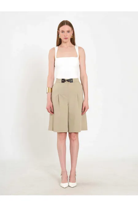 010880 Stella Bermuda Shorts with Buckle