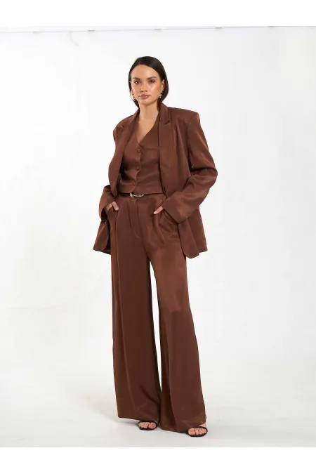 Pantalon à pli unique avec détail de ceinture 031624