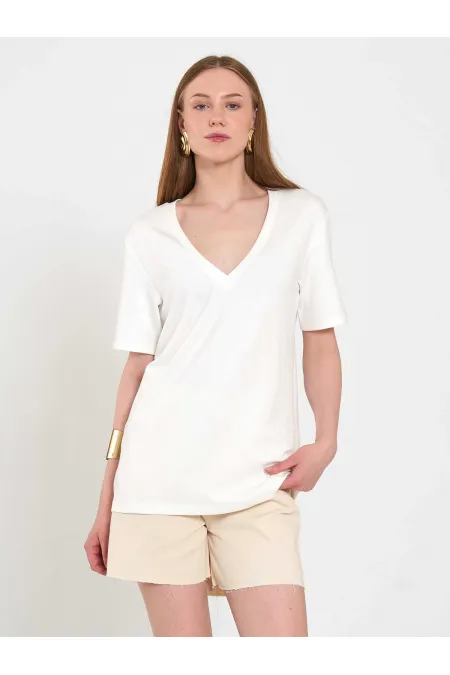 050736 V-Neck Knitted T-Shirt