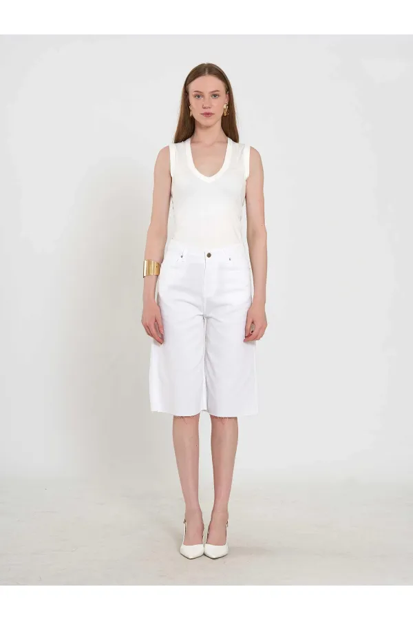 010878 Relaxed Fit Bermuda Denim Shorts