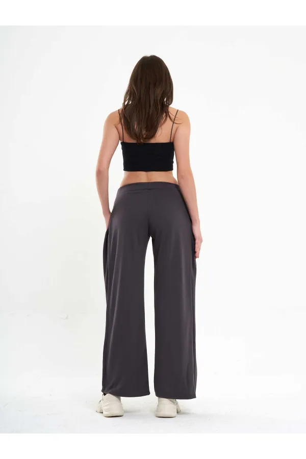 Pantalon à jambes larges avec plis latéraux 031595