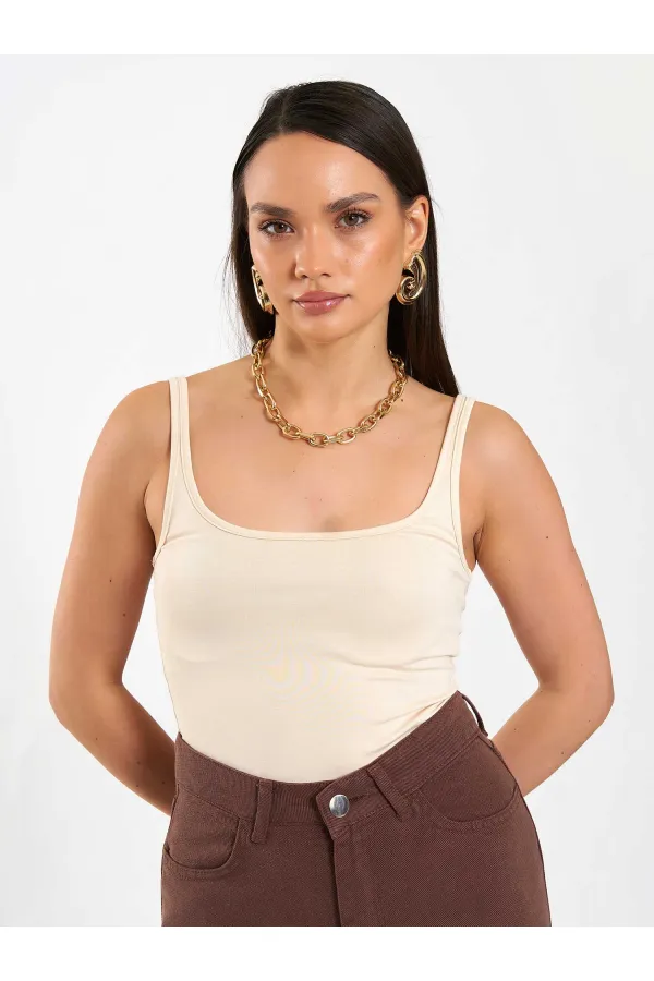 060332 U-Neck Slim Collar Tank Top