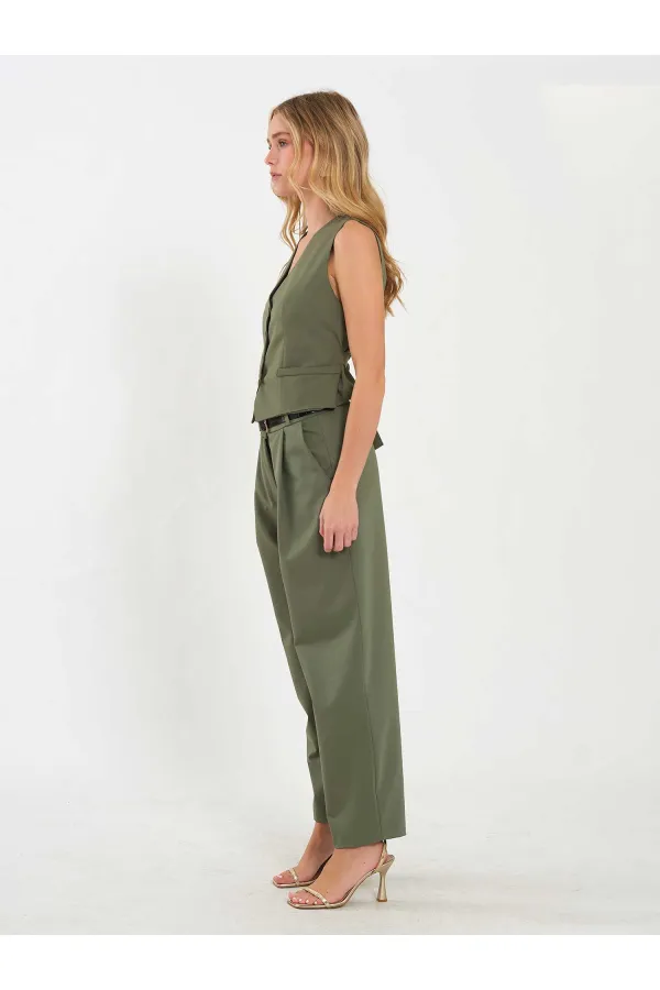 120738 Sırtı Tokalı Yelek