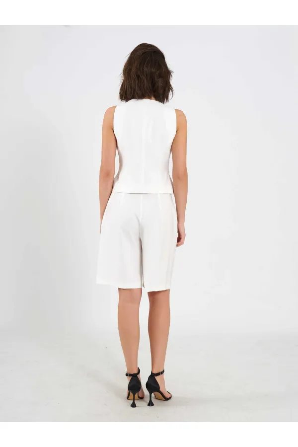 120745 Beş Düğmeli Orta Boy Yelek