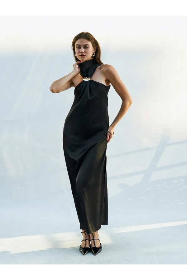 111631 Tokalı Yırtmaçlı Uzun Saten Elbise