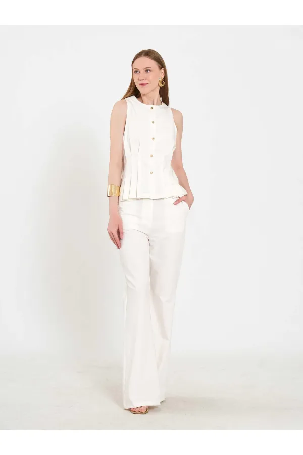 031673 Stella Straight Leg Trousers with Belt Buckle