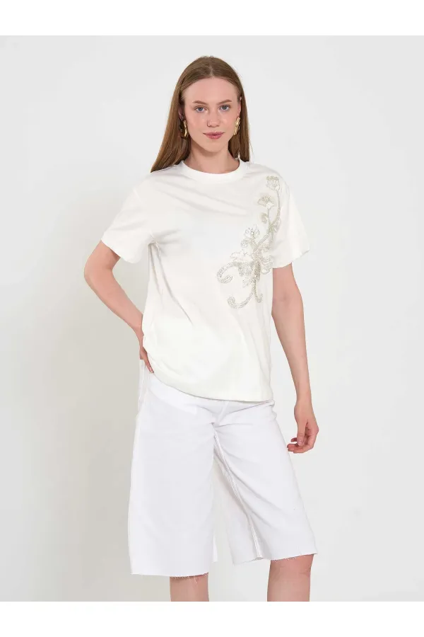 050741 T132 Crew Neck Beaded Print T-shirt