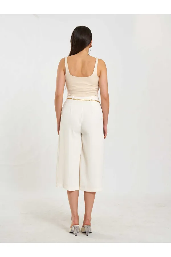 010872 Bermuda à ceinture à chaîne