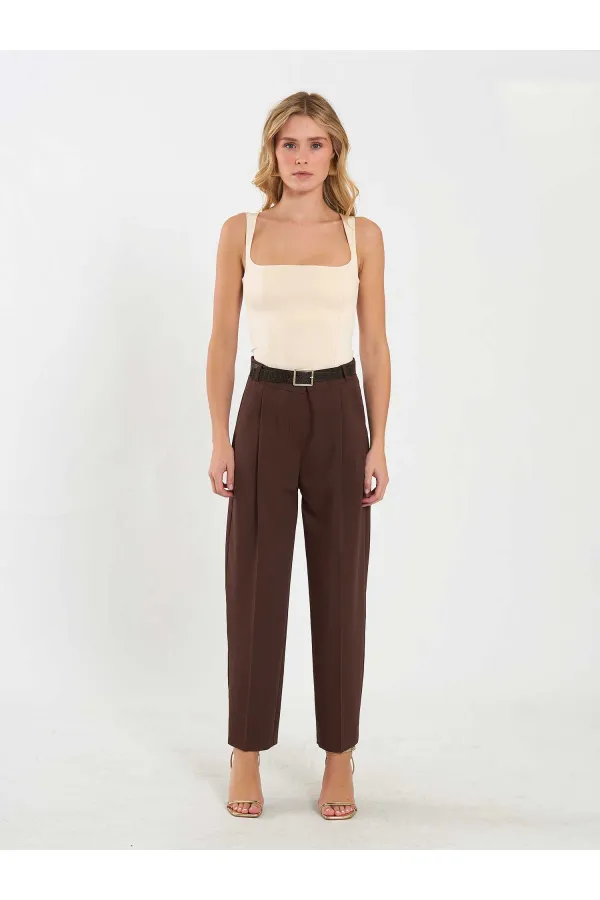 071857 Kare Yaka Askılı Bluz