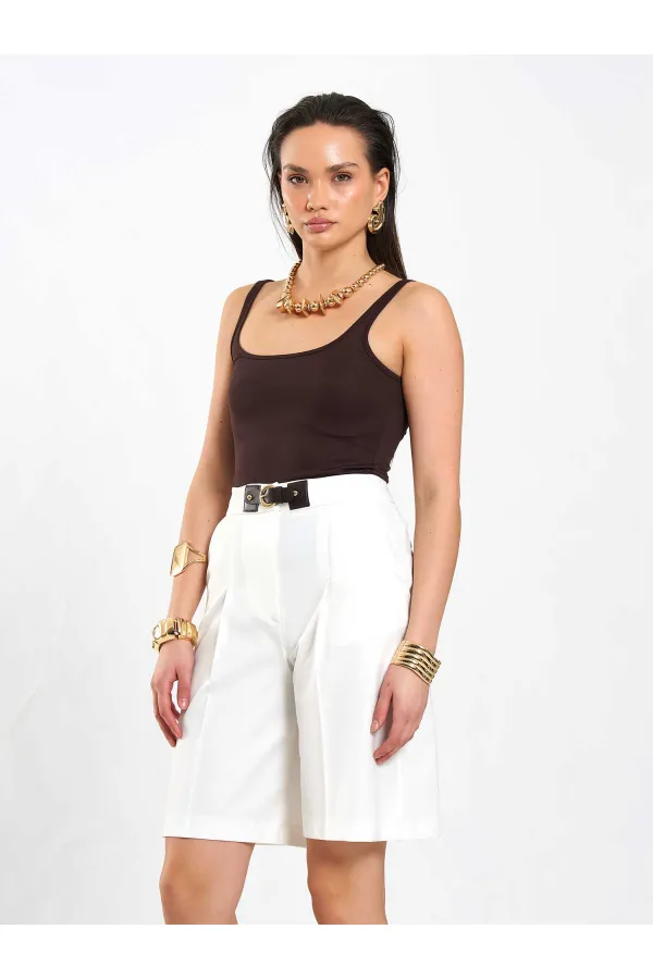 010871 Kemer Detaylı Bermuda Şort